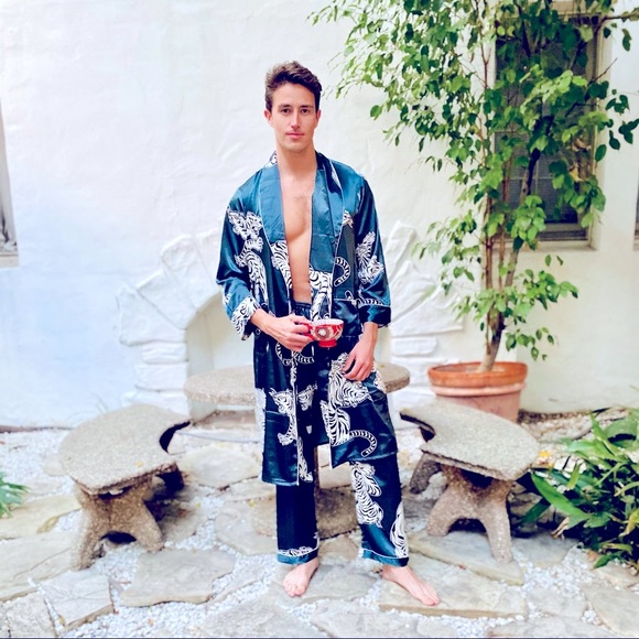 Men’s Blue Teal Tiger Robe Set (only have set with SHORTS now in stock) - Picture 6 of 11